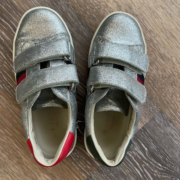 Toddler GUCCI Velcro shoes! Size 10.5 (27) - Picture 4 of 8